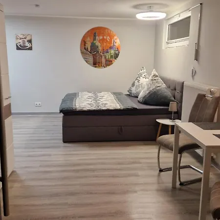 Oder Dresden-neustadt Inkl Parkplatz Mit Balkon Oder Terrasse Apartamento Dresde