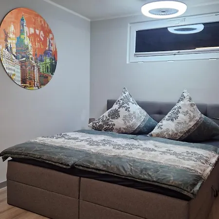 Oder Dresden-neustadt Inkl Parkplatz Mit Balkon Oder Terrasse *