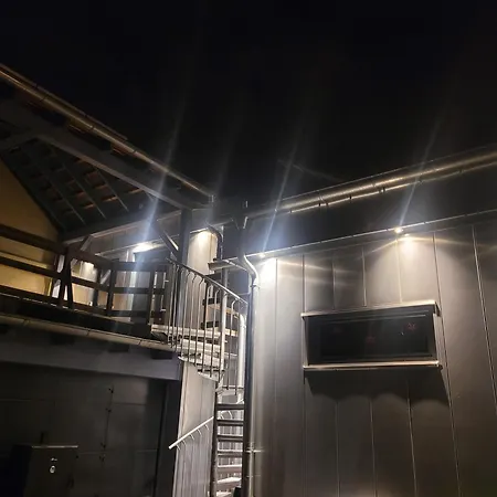 Apartamento Oder Dresden-neustadt Inkl Parkplatz Mit Balkon Oder Terrasse