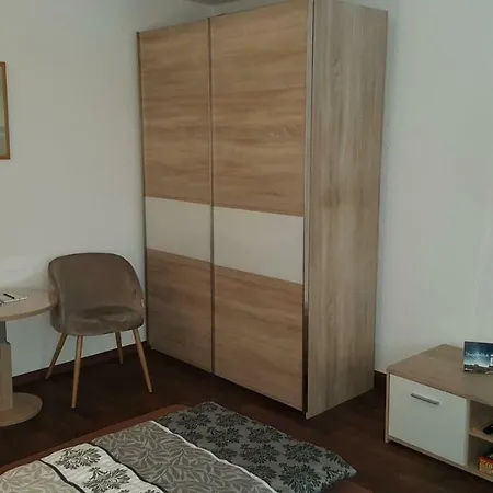 Oder Dresden-neustadt Inkl Parkplatz Mit Balkon Oder Terrasse *