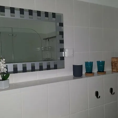 Oder Dresden-neustadt Inkl Parkplatz Mit Balkon Oder Terrasse Dresde