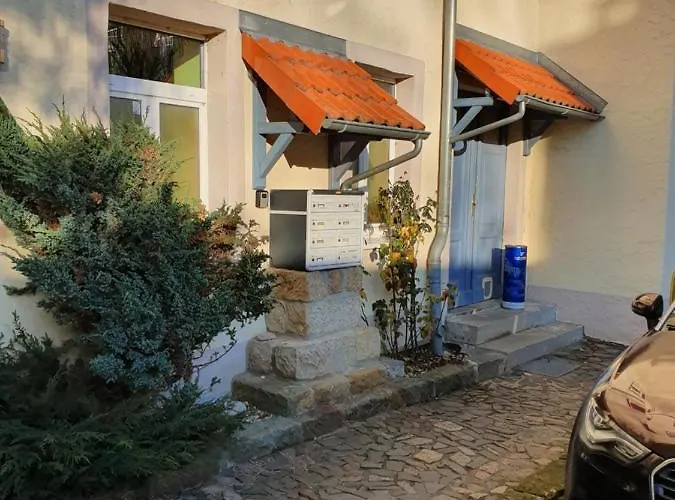 Oder Dresden-neustadt Inkl Parkplatz Mit Balkon Oder Terrasse Apartament Drezno