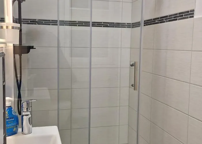 Oder Dresden-neustadt Inkl Parkplatz Mit Balkon Oder Terrasse Lägenhet Dresden