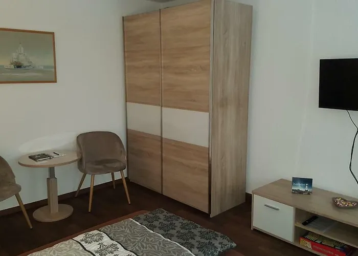 Oder Dresden-neustadt Inkl Parkplatz Mit Balkon Oder Terrasse *